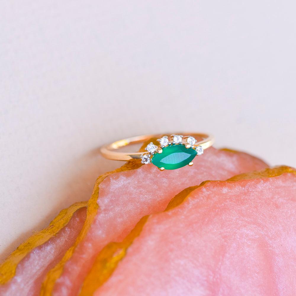Green Onyx & White Topaz 10kt Yellow Gold Minimalist Ring (0.60 ct. t.w.) - YoTreasure