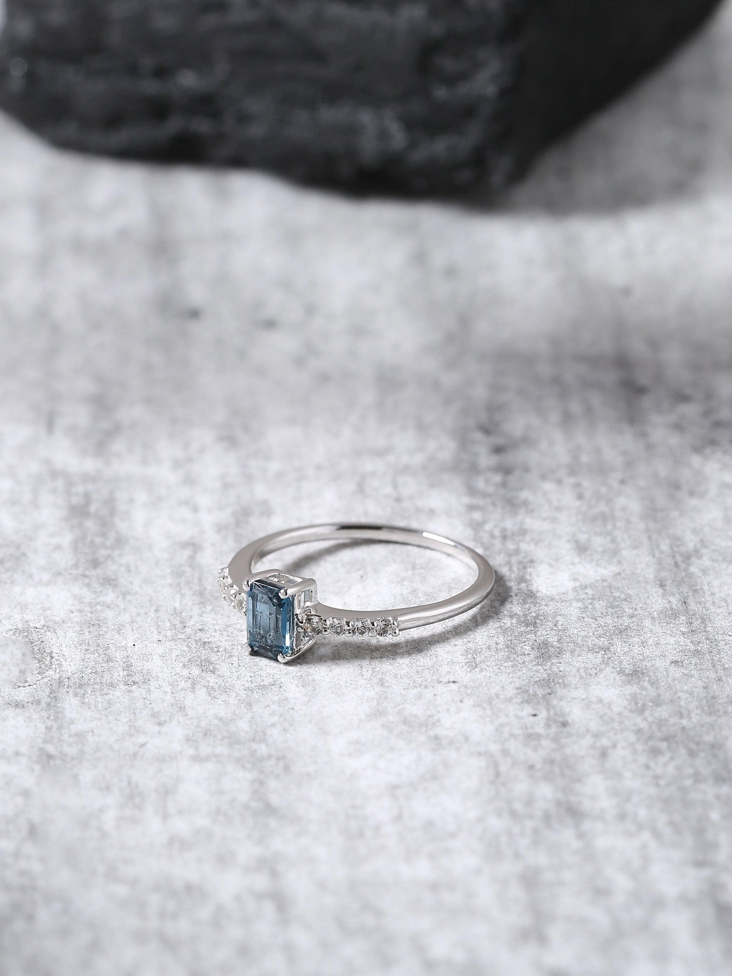 0.64 Ct. London Blue Topaz Solid 925 Sterling Silver Ring Jewelry - YoTreasure