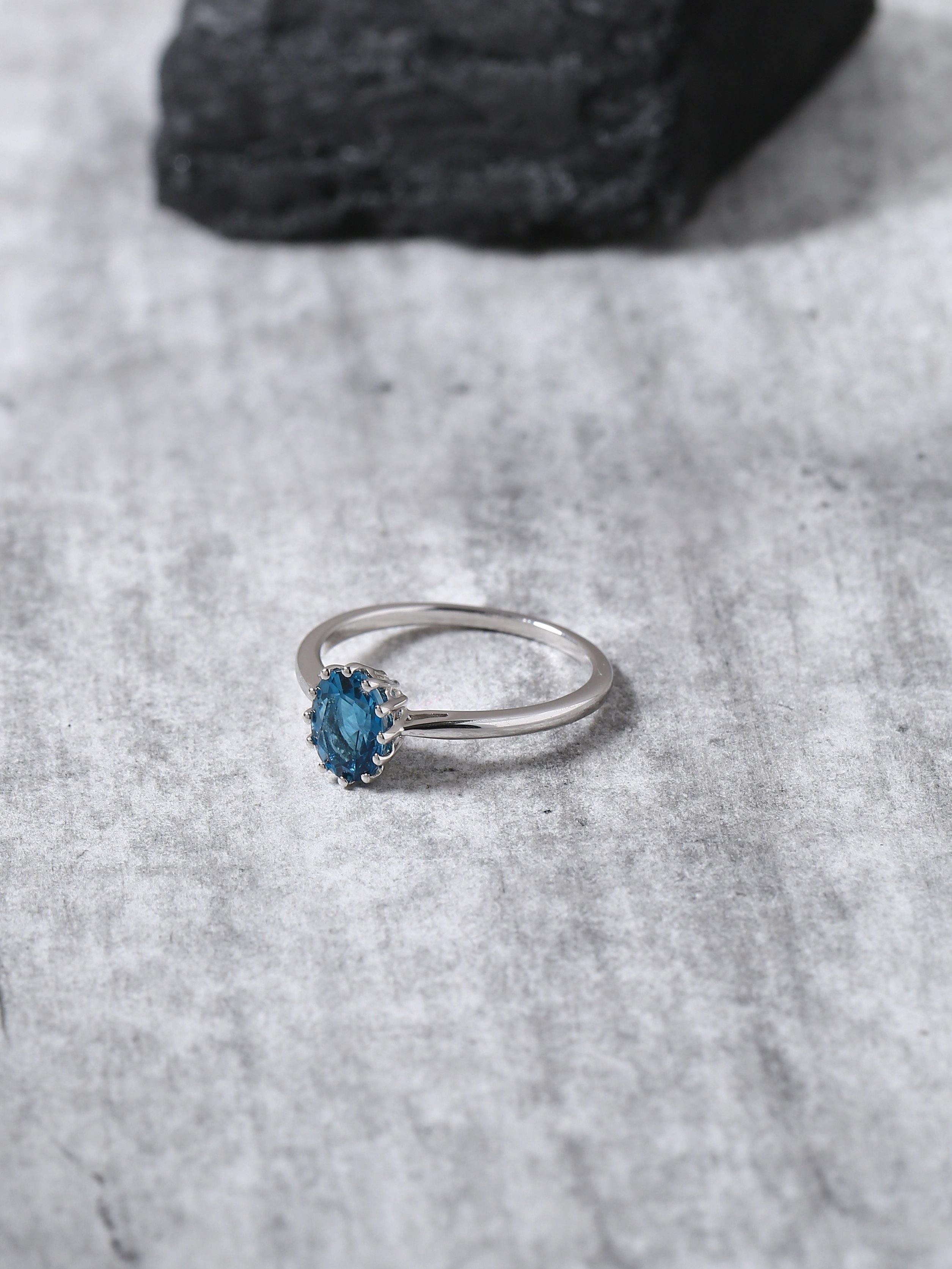 1.05 Cts. London Blue Topaz Solid 925 Sterling Silver Ring Jewelry - YoTreasure