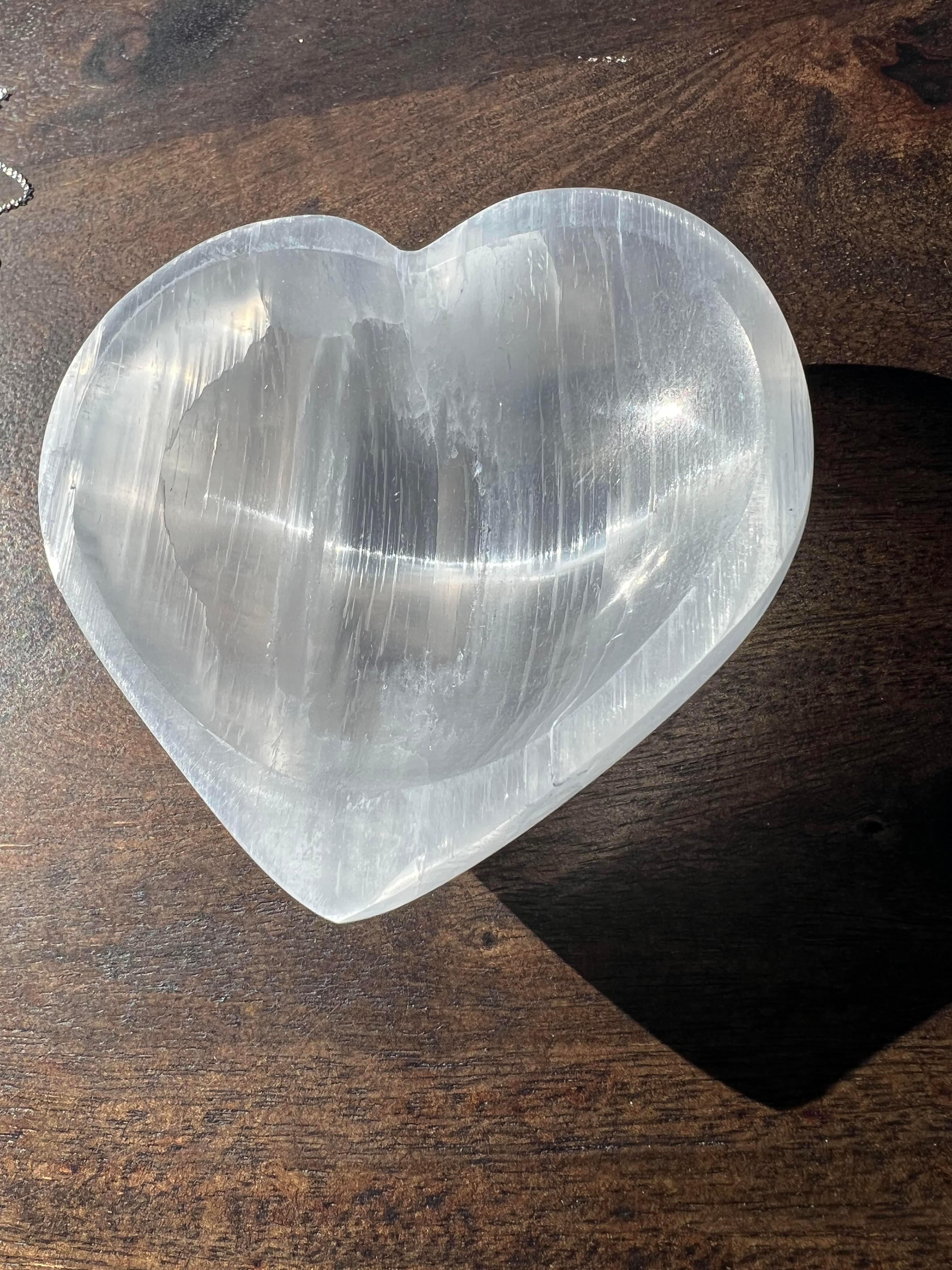 Crystal Charging Bowl in Heart Shape Healing Ability Selenite Bowls Crystals Stone With 7 Stone Chakra 925 Sterling Silver Chain Pendant - YoTreasure
