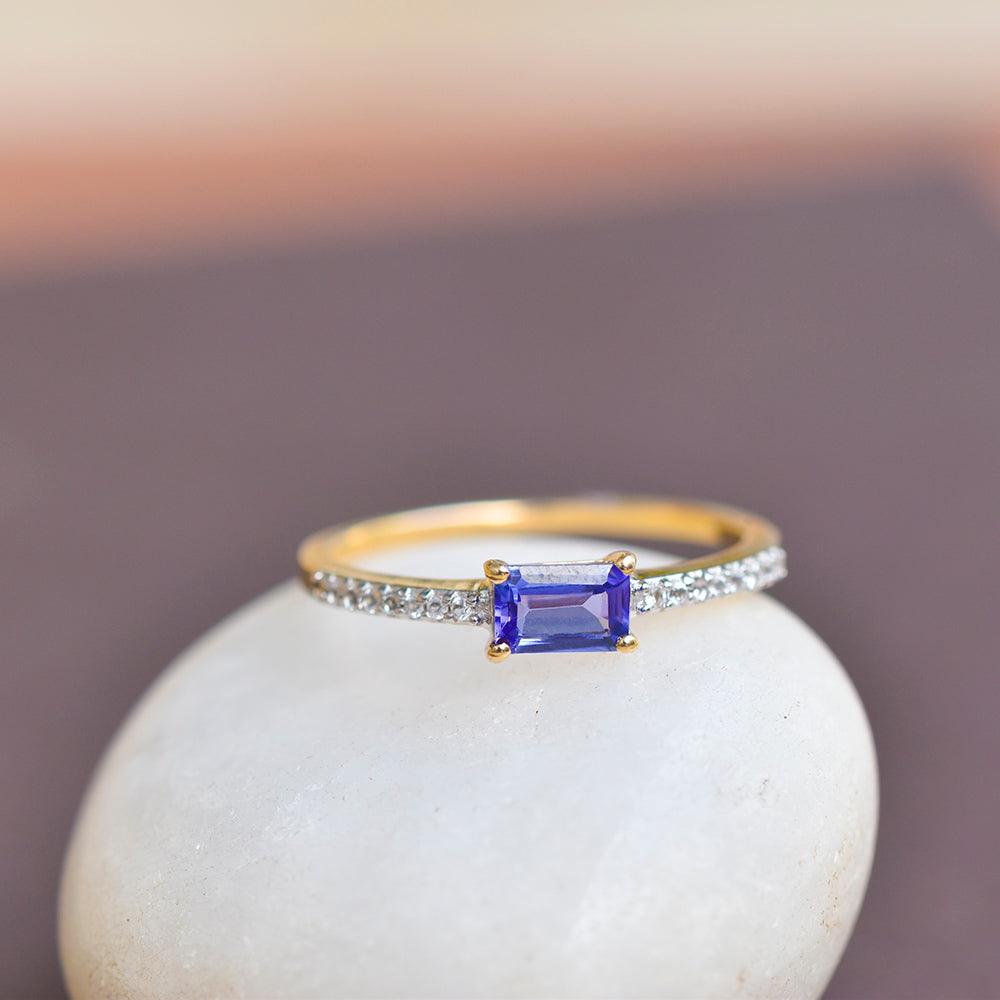 Tanzanite & White Topaz 10kt Yellow Gold Minimalist Ring (0.56 ct. t.w