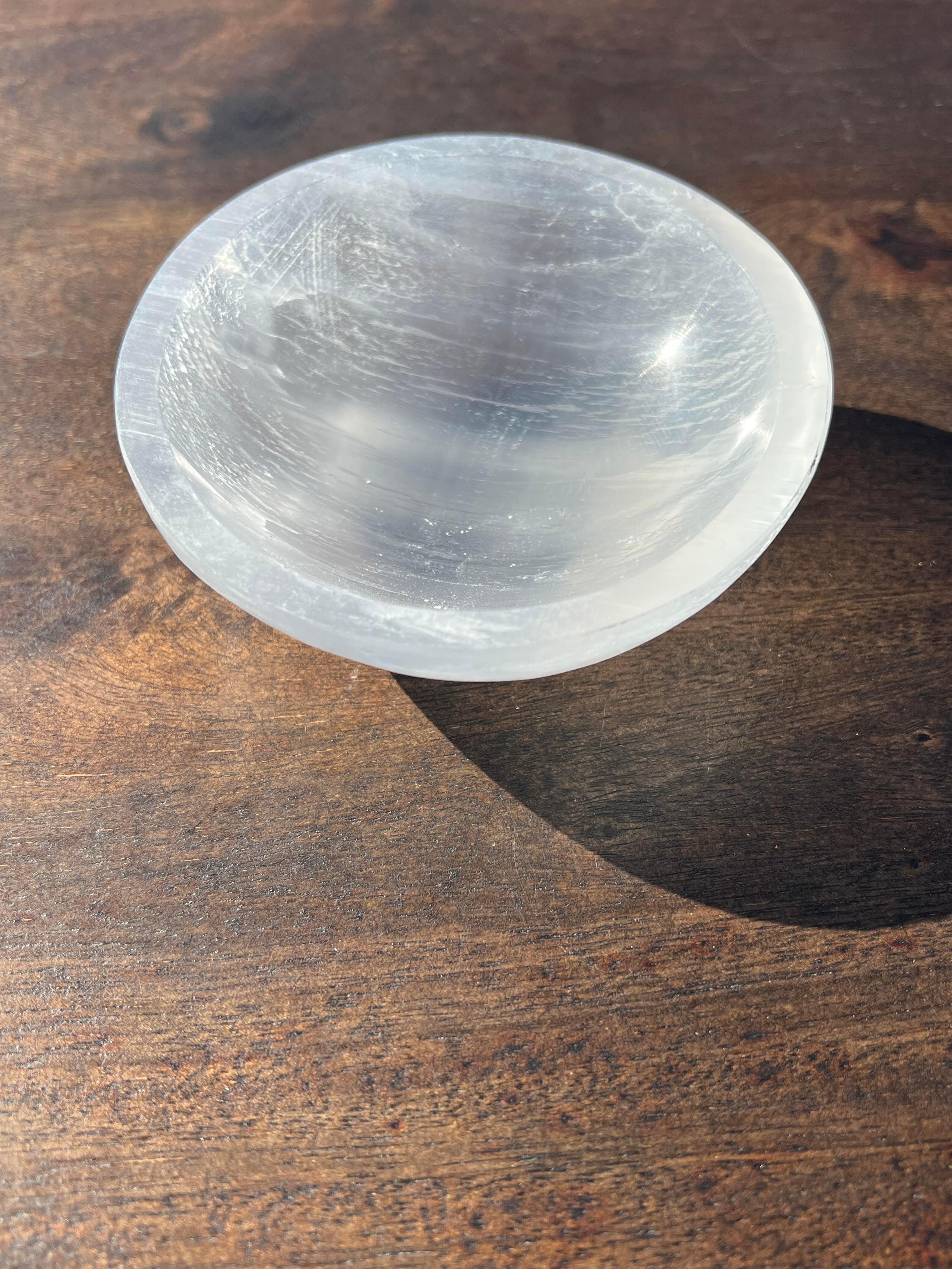 High Quality Polished Hand Carved Natural Gypsum Circular Shape Bowl Healing Ability Selenite Bowls Crystals Stone - YoTreasure