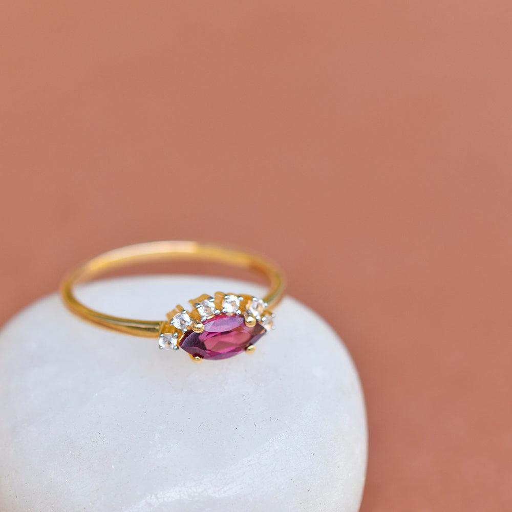 Rhodolite Garnet & White Topaz 10kt Yellow Gold Minimalist Ring (0.75 ct. t.w.) - YoTreasure